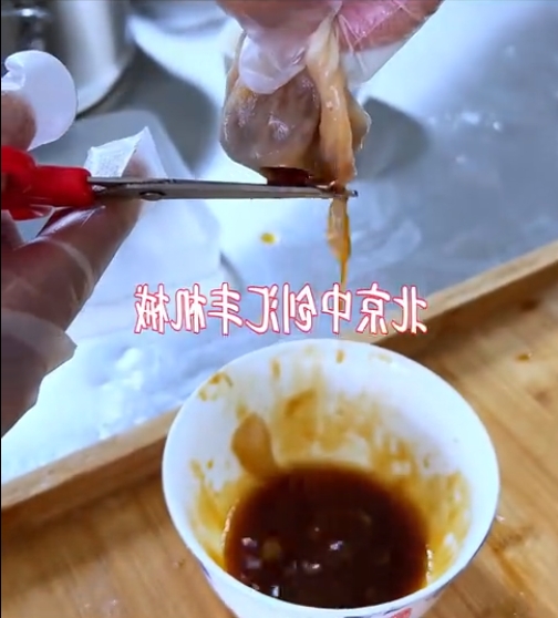 解密 湯多，餡兒大，皮兒薄。晶瑩剔透的灌湯包，是如何做出來的？